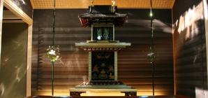 Quels meubles et objets pour une déco asiatique, un katana ?