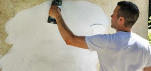 Comment crépir au rouleau un mur à l’intérieur ?