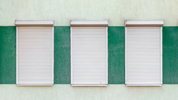 Quels sont les avantages de l’installation des volets roulants en aluminium ?