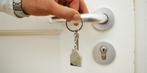 4 astuces pour ouvrir une porte bloquée